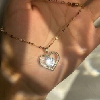 ŁAŃCUSZEK Z ZAWIESZKĄ POZŁACANY 18 KARATOWYM ZŁOTEM W KSZTAŁCIE SERCA