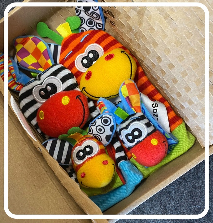 4x SKARPETKI + OPASKI 3D GRZECHOTKI SOZZY ZABAWKA SENSORYCZNA DLA NIEMOWLĄT