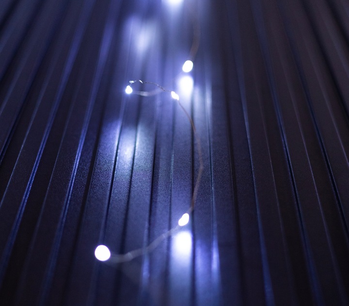 KURTYNA ŚWIETLNA LAMPKI SOPLE DRUCIKI 200 LED 2x2m GIRLANDA USB + ADAPTER