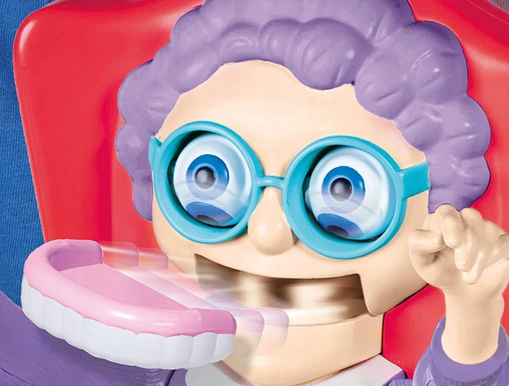 GRA ZRĘCZNOŚCIOWA ŁAKOCIE CHCIWEJ BABCI /TOMY/