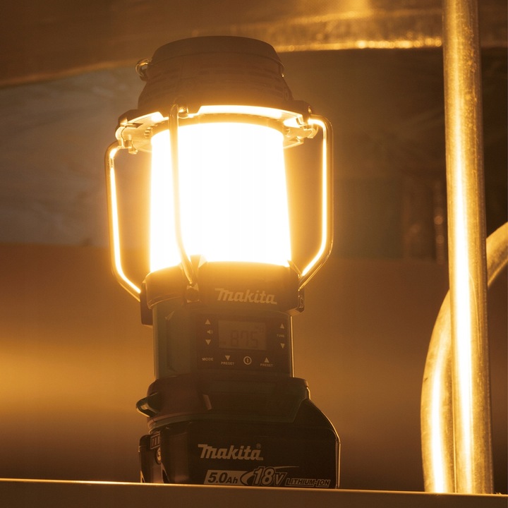 MAKITA DMR055 RADIO Z LAMPĄ AM/FM 18V LXT 260 lm