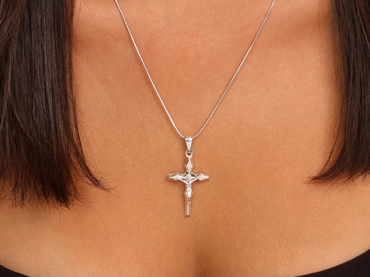 Męski srebrny Krzyżyk z Jezusem 925 1.82g Biżuteria Wysoka Jakość unikatowy