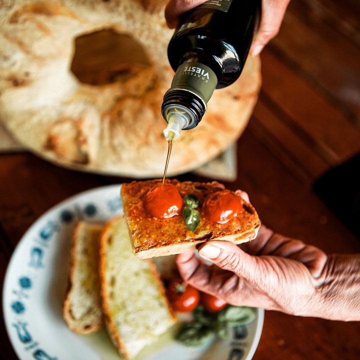 Oliwa z oliwek extra virgin Fratelli Vieste Tradicione 1l Włoska ŁAGODNA