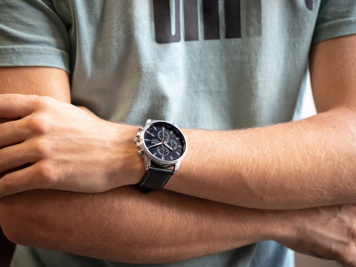 MĘSKI ZEGAREK LORUS RM387HX9 CHRONOGRAF DATA 100M