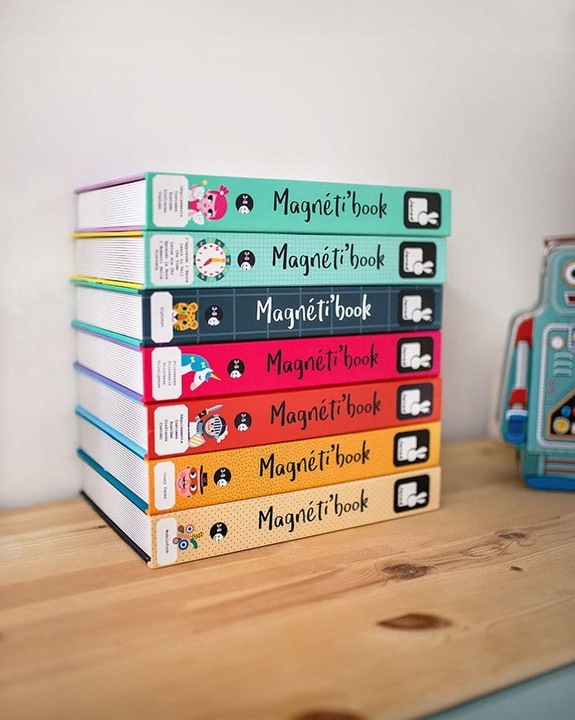 Magnetyczna Układanka Kostiumy Dziewczynka Magnetibook Janod 3+ + GRATIS