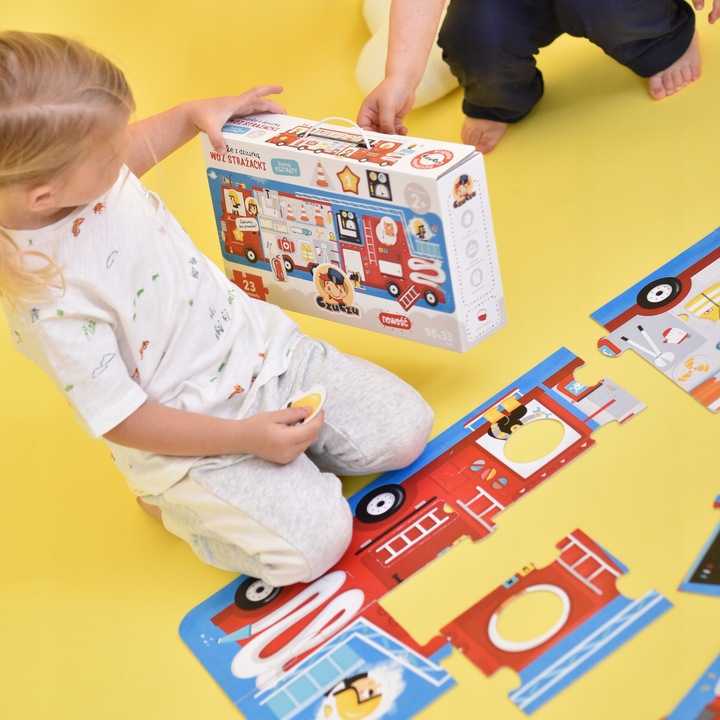 CzuCzu WÓZ STRAŻACKI puzzle z dziurką 2+
