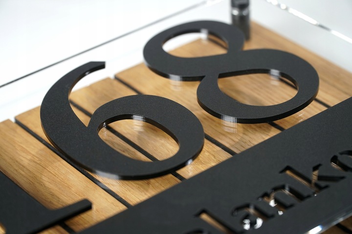 Tabliczka tablica adresowa numerem domu na dom 3d