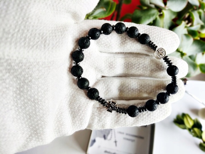 Bransoletka męska RÓŻANIEC na rękę LAWA WULKANICZNA św.Benedykt 174L