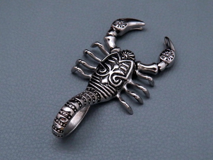 SREBRNY SKORPION NA ŁAŃCUSZEK STAL SZLACHETNA 316L