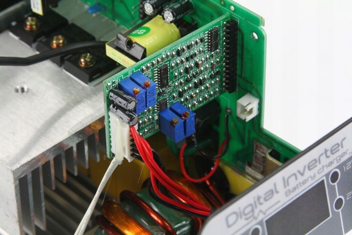 PROSTOWNIK INWERTOROWY 12V 24V ROZRUCH