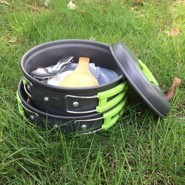 ZESTAW NACZYŃ ZEWNĘTRZNYCH ZESTAW DO PRZYPRAW KEMPINGOWYCH ZASTAWA OBIADOWA