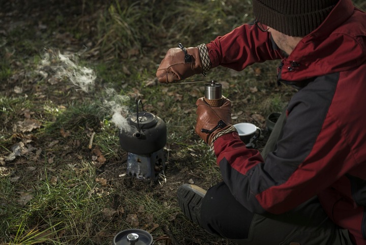 HELIKON TURYSTYCZNY MŁYNEK DO KAWY RĘCZNY 50gr pojemności CAMP podróżny