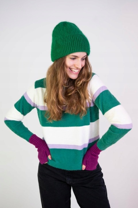 Czapka zimowa damska Buckland - angorowa, ciepła i miła Ecru