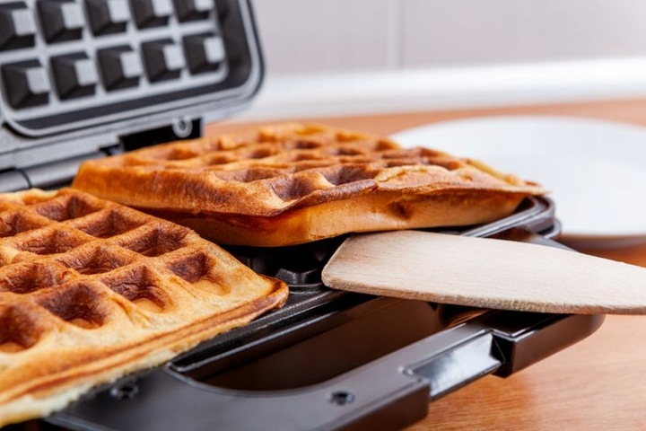 Gofrownica Eldom WA100S 1000W srebrna