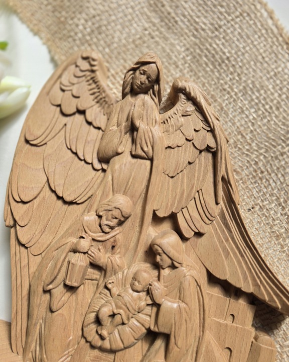 SZOPKA BOŻONARODZENIOWA Z LITEGO DREWNA ŚWIĘTA RODZINA PREZENT Z GRAWEREM