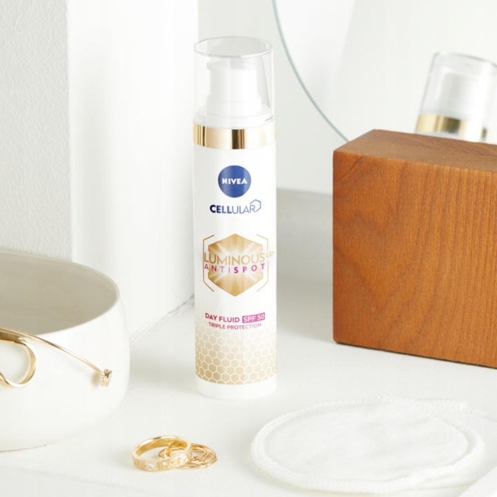 NIVEA CELLULAR LUMINOUS630 Krem na przebarwienia na dzień SPF50 + Na noc