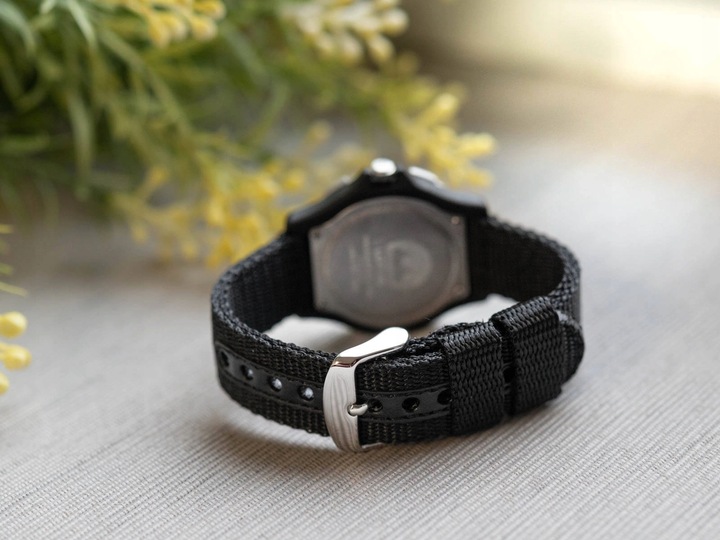 DZIECIĘCY ZEGAREK LORUS RRX91FX9 CZARNY NA PASKU DLA CHŁOPCA NEOBRITE