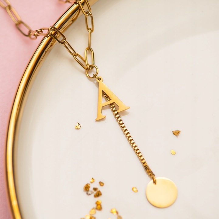 NASZYJNIK ZŁOTY CELEBRYTKA Z LITERKĄ A, GRAWER