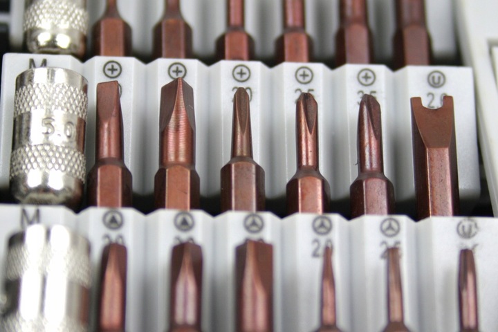 ZESTAW PRECYZYJNYCH ŚRUBOKRĘTÓW 60W1 BITY WKRĘTAK TORX MAGNETYCZNE MAGNES