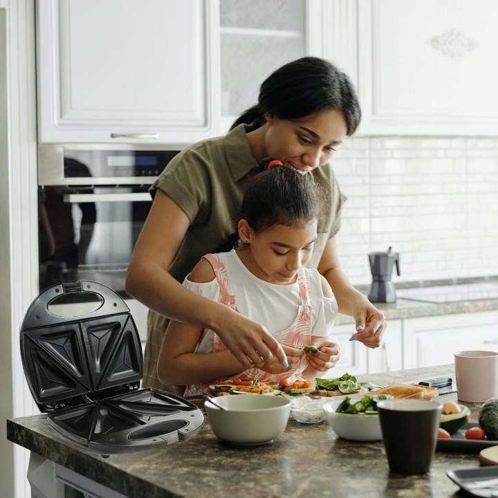 TOSTER OPIEKACZ DO KANAPEK TOSTÓW SANDWICH MOCNY