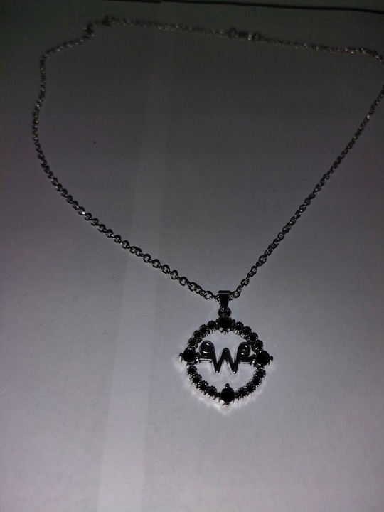 Gotycki Naszyjnik Łańcuszek z Wednesday Addams Serial Goth Filmowy Prezent