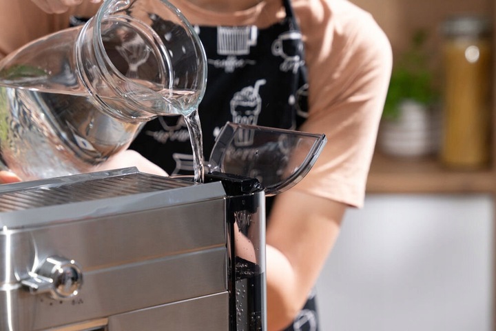 Ekspres kolbowy GÖTZE & JENSEN ECM700