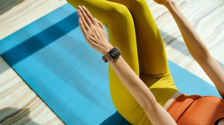 Czarny Smartwatch AMAZFIT GTS 3