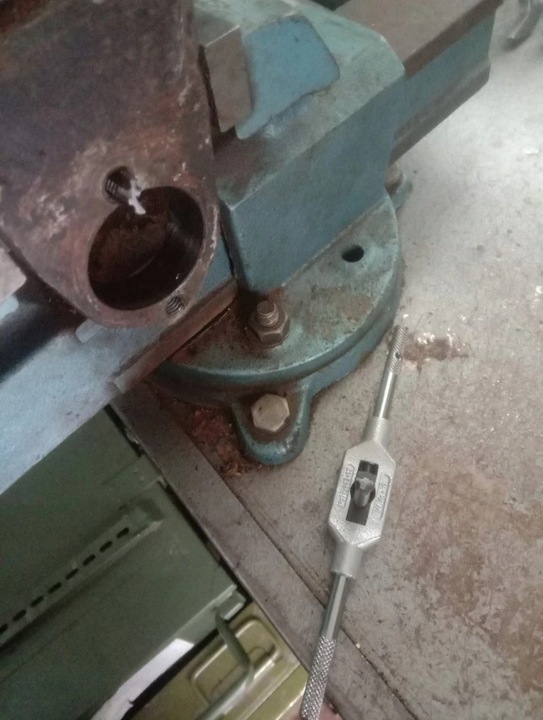 ZESTAW GWINTOWNIKÓW I NARZYNEK CALOWYCH 24EL. JBC