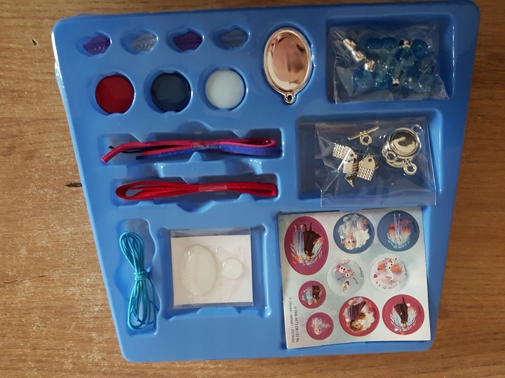 Totum Disney Frozen 2 KRAINA LODU zestaw kreatywny do robienia bransoletek