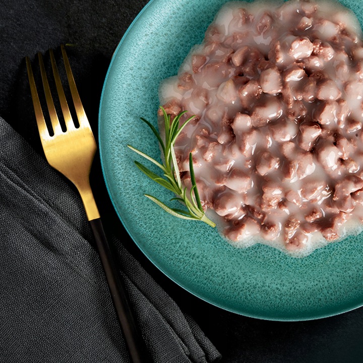 SHEBA mokra karma dla kota z cielęciną w sosie tacka 22 x 85 g