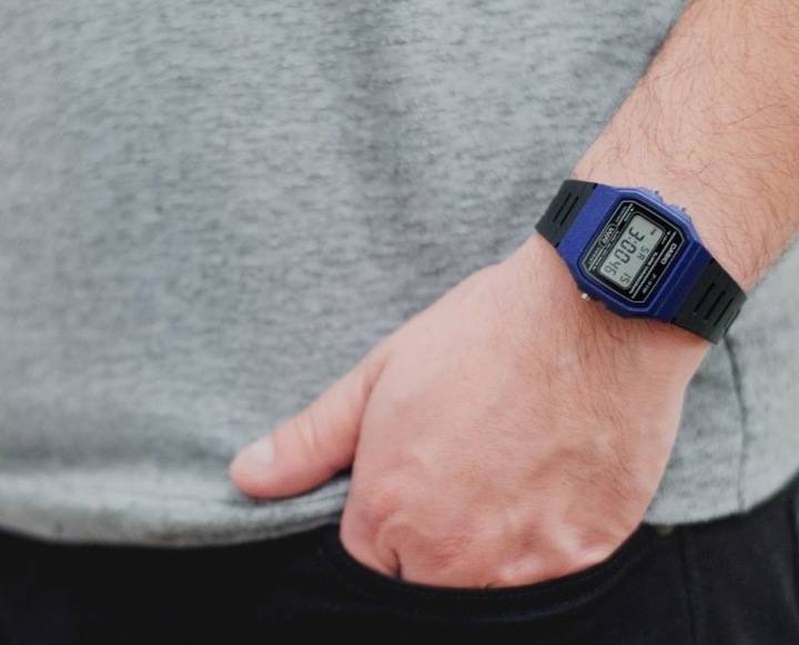 CYFROWY KLASYK ZEGAREK CASIO F-91WM-2A W RETRO STYLU LED ALARM DATA +BOX