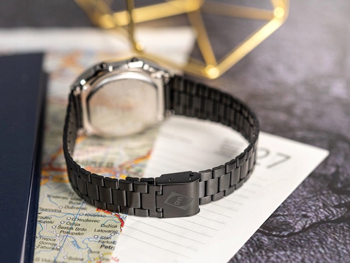 ZEGAREK CASIO A168WEUC-1AER UNO COLLABORATION VINTAGE CZARNY STOPER RETRO