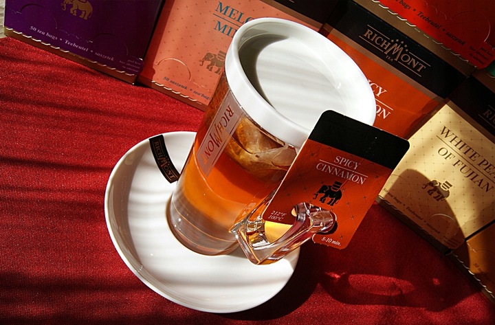 Zestaw Do Zaparzania HOT + 12 Herbat Richmont