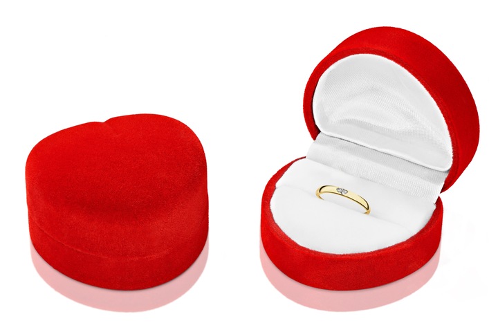 ZŁOTY PIERŚCIONEK ZARĘCZYNOWY 333 8K CYRKONIA r20