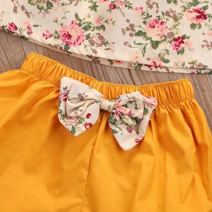 Komplet dla dziewczynki na lato musztardowe spodenki bluzka kwiaty MODNY 86