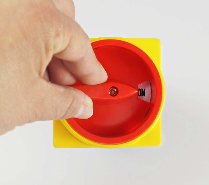 ŁĄCZNIK GŁÓWNY 0-1 25A 3P 4P TABLICOWY IP65 ROZŁĄCZNIK IZOLACYJNY