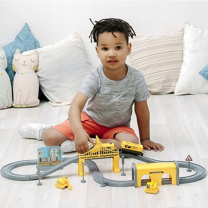 KOLEJKA ELEKTRYCZNA TUNEL MOST LOKOMOTYWA TORY 368