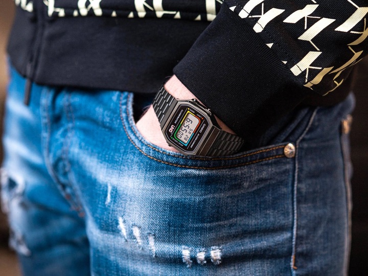 ZEGAREK CASIO A168WEUC-1AER UNO COLLABORATION VINTAGE CZARNY STOPER RETRO