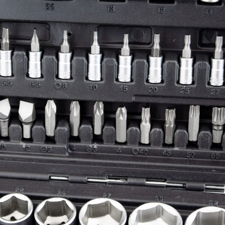 Zestaw Kluczy Nasadowych w Walizce Grzechotka 108 Elementów