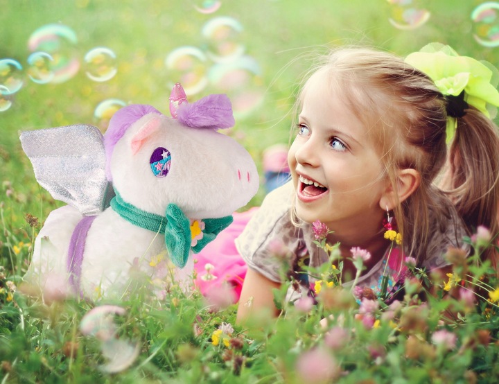 JEDNOROŻEC INTERAKTYWNY MASKOTKA KONIK CHODZI NA SMYCZY NA BATERIĘ