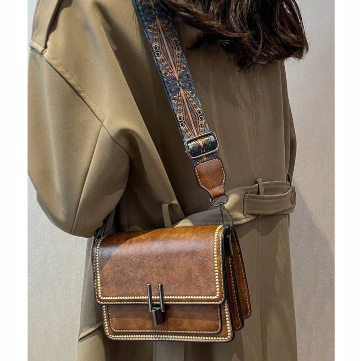 Torebka Damska BRĄZOWA Usztywniana na Ramię Pasek Kolorowy Kuferek Zatrzask