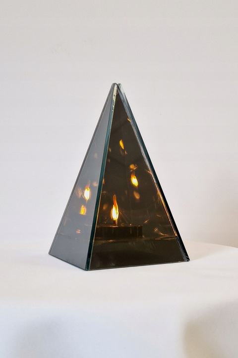 Lustrzany Lampion Znicz 3D LED Ostrosłup