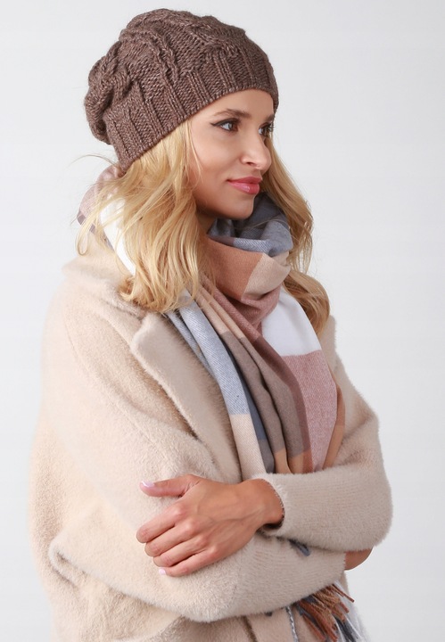 Brązowa czapka damska smerfetka - A4