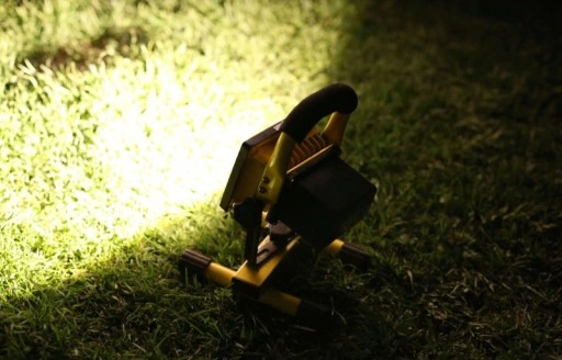 HALOGEN REFLEKTOR 10W BEZPRZEWODOWY AKUMULATOROWY BATERIA NAŚWIETLACZ IP65