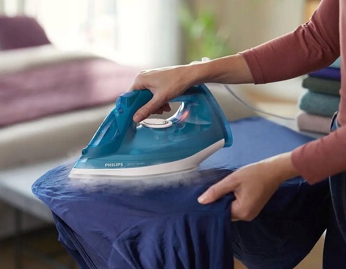 Żelazko parowe Philips DST3040/70 2600W Stopa ceramiczna