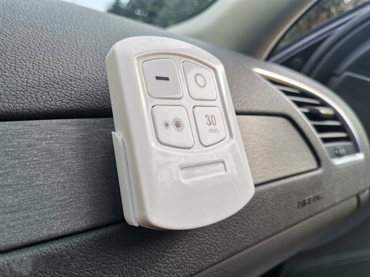 LAMPA KOGUT TAXI LED NA PILOTA + FOLIA OCHRONNA