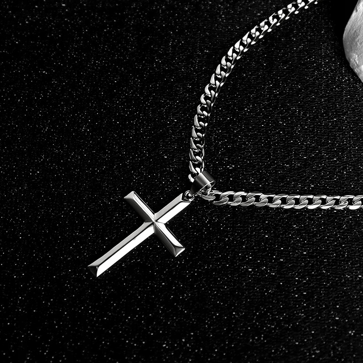 Naszyjnik srebrny z zawieszką krzyż krzyżyk stal szlachetna 316L 50 cm