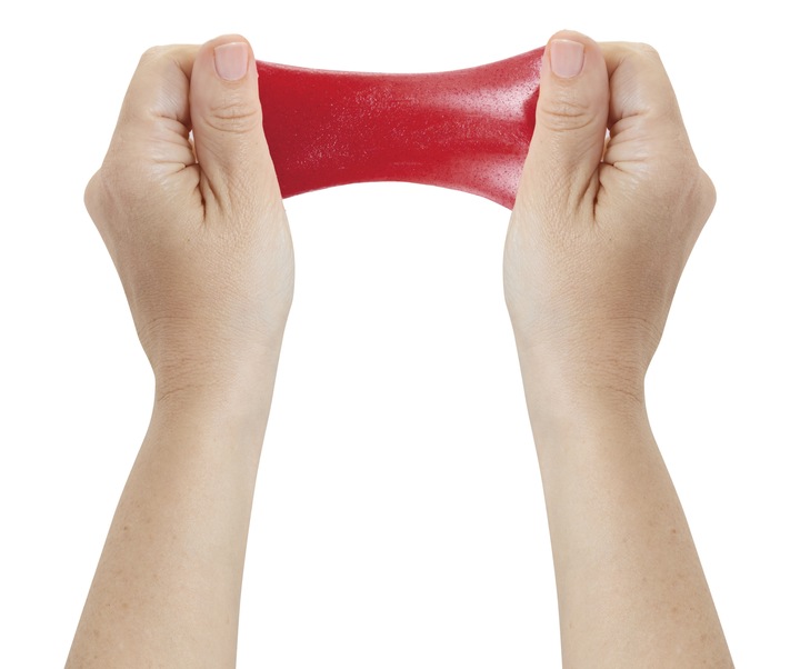 Classic Rainbow Fashion Doll - Ruby (czerwony)