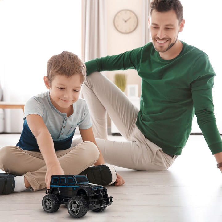 SAMOCHÓD TERENOWY AUTO ZDALNIE STEROWANE SWAT PILOT ŁADOWARKA USB HUMMER