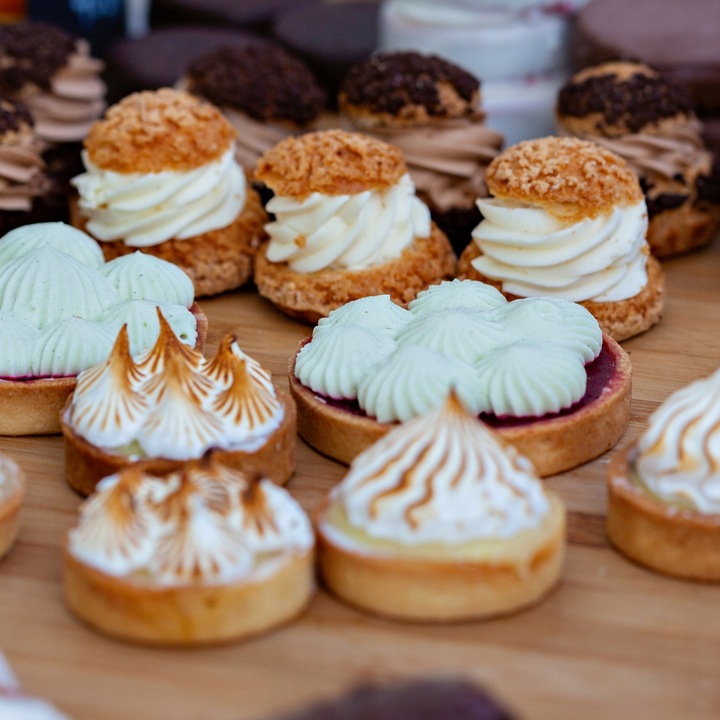 Tacka na ciasto biała 60x40x10 cm pudełko opakowanie karton na babeczki